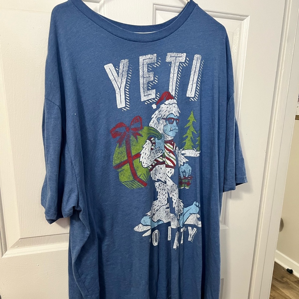 Christmas shirt “Yeti to party” size 3xl